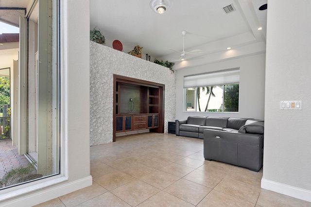 875 Bayside Lane, Weston, FL 33326
