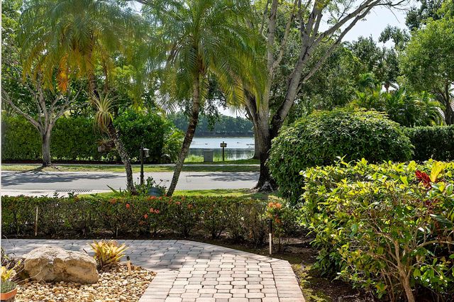 875 Bayside Lane, Weston, FL 33326