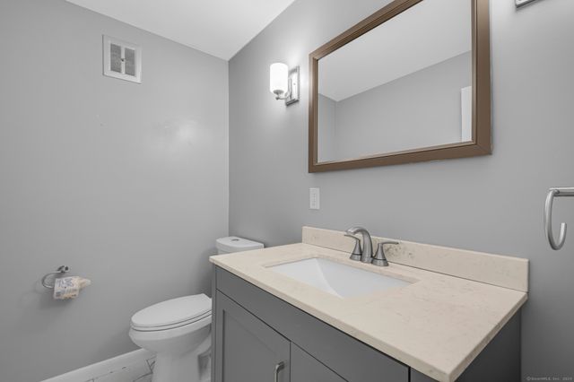 115 South Main Street A3, West Hartford, CT 06107