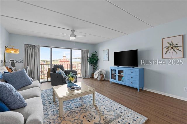 100 Helmsman Way Apt 214, Hilton Head Island, SC 29928