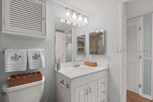 100 Helmsman Way Apt 214, Hilton Head Island, SC 29928