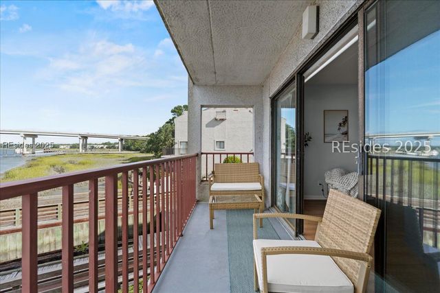 100 Helmsman Way Apt 214, Hilton Head Island, SC 29928