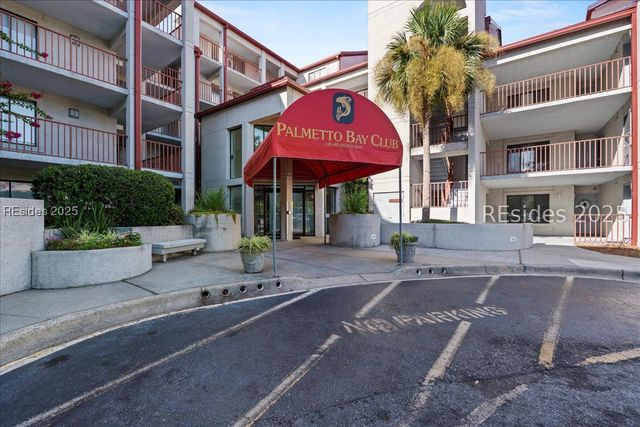 100 Helmsman Way Apt 214, Hilton Head Island, SC 29928