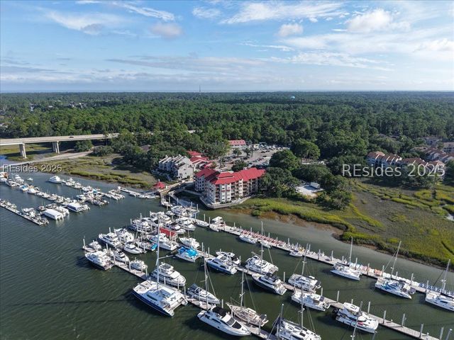 100 Helmsman Way Apt 214, Hilton Head Island, SC 29928