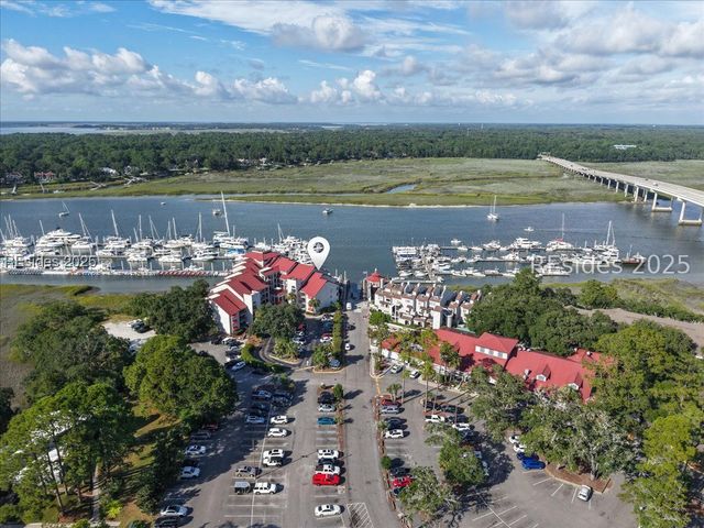 100 Helmsman Way Apt 214, Hilton Head Island, SC 29928