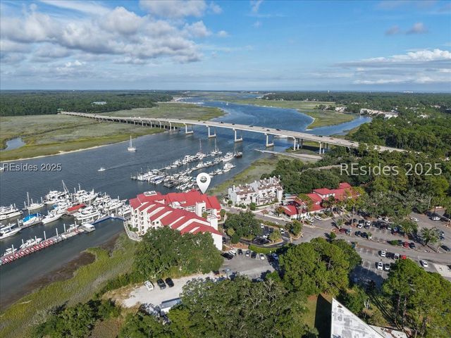 100 Helmsman Way Apt 214, Hilton Head Island, SC 29928