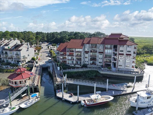100 Helmsman Way Apt 214, Hilton Head Island, SC 29928