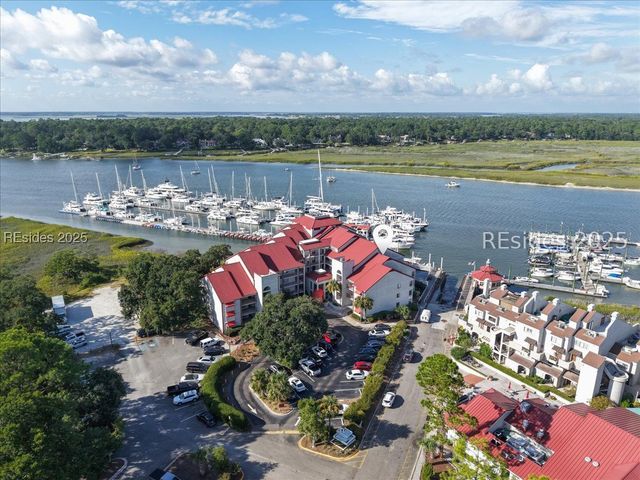 100 Helmsman Way Apt 214, Hilton Head Island, SC 29928