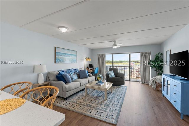 100 Helmsman Way Apt 214, Hilton Head Island, SC 29928