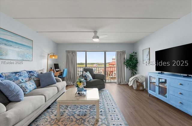 100 Helmsman Way Apt 214, Hilton Head Island, SC 29928