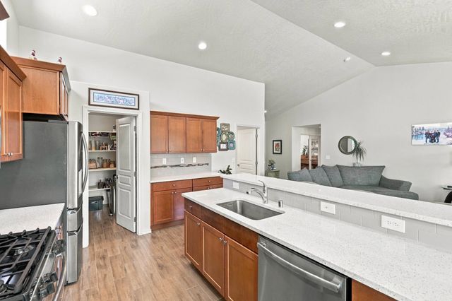 19014 E EUCLID Ave, Spokane Valley, WA 99027