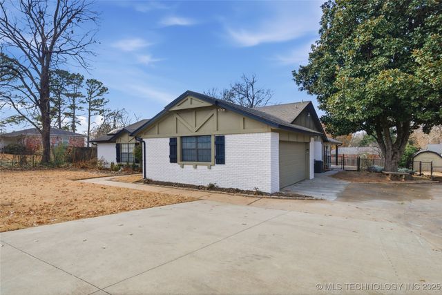 11618 S 74th East Avenue, Bixby, OK 74008