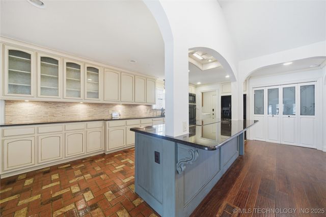 11618 S 74th East Avenue, Bixby, OK 74008