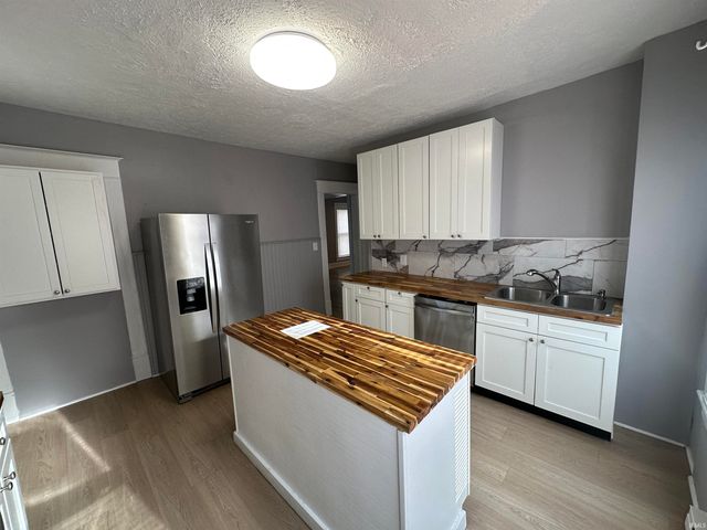 502 W Hillside Avenue, Spencer, IN 47460