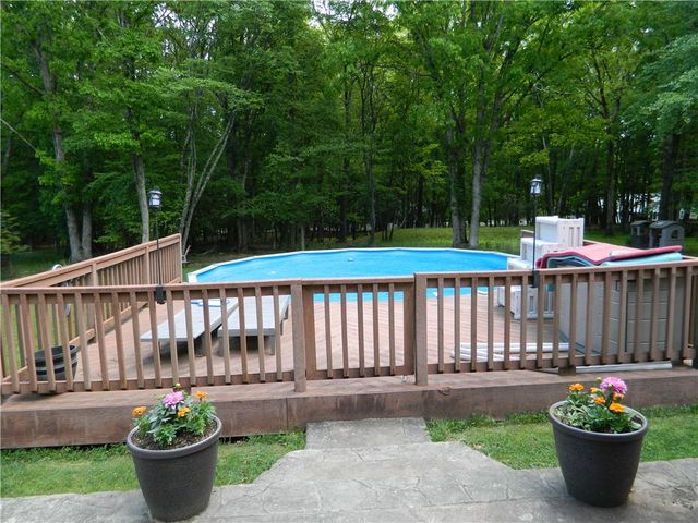 328 Pin Oak Road, Jackson Twp, PA 18360