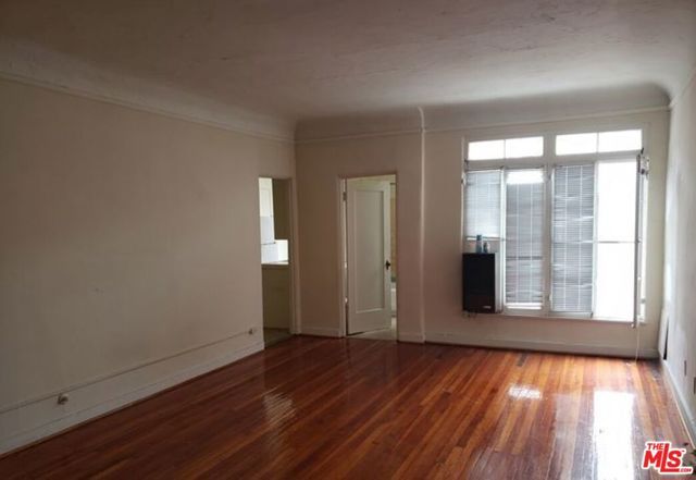 665 S Cochran Avenue 100, Los Angeles, CA 90036