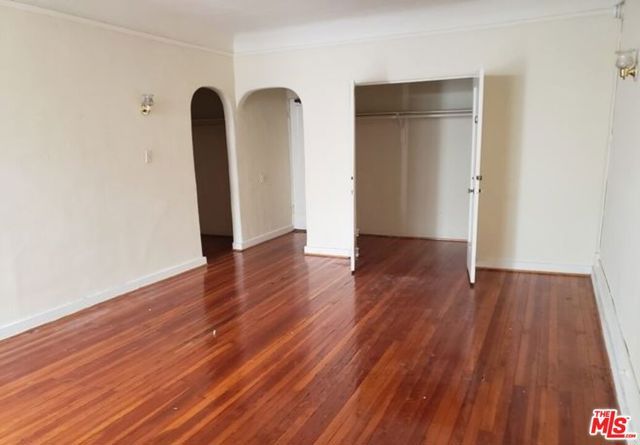 665 S Cochran Avenue 100, Los Angeles, CA 90036