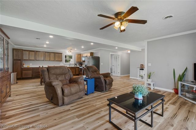 306 Dillon Circle, Pocola, OK 74902