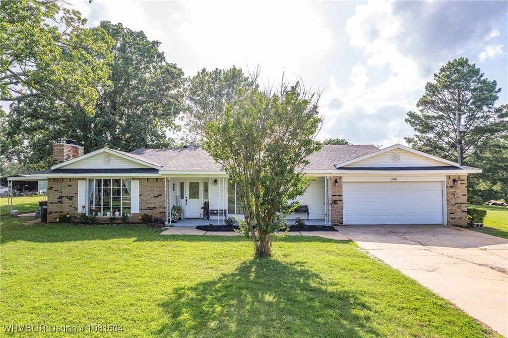 306 Dillon Circle, Pocola, OK 74902