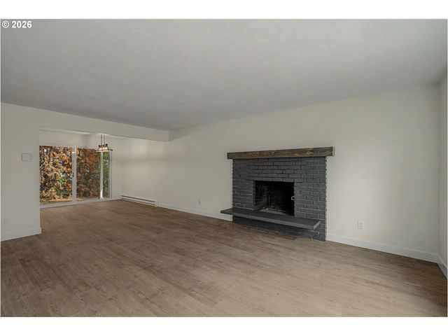 18435 Ne GLISAN St 10, Portland, OR 97230