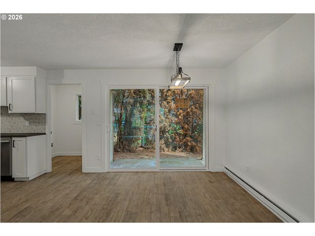 18435 Ne GLISAN St 10, Portland, OR 97230