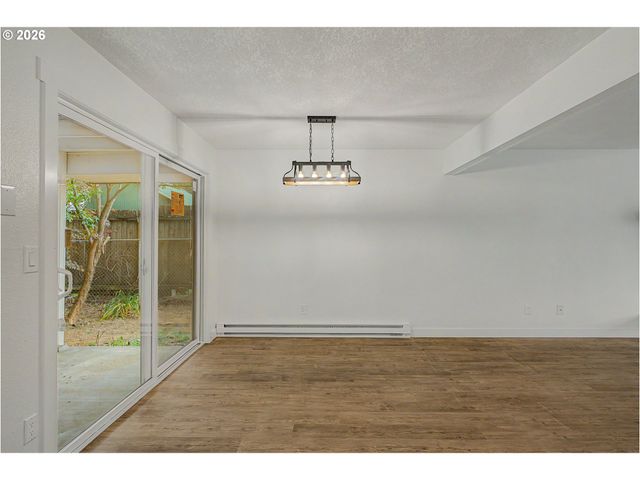 18435 Ne GLISAN St 10, Portland, OR 97230