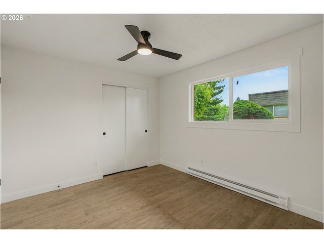 18435 Ne GLISAN St 10, Portland, OR 97230