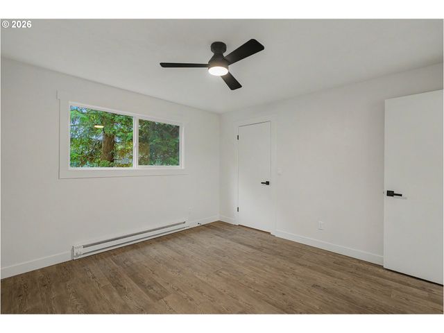 18435 Ne GLISAN St 10, Portland, OR 97230