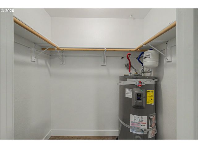 18435 Ne GLISAN St 10, Portland, OR 97230