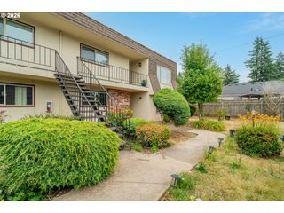 18435 Ne GLISAN St 10, Portland, OR 97230