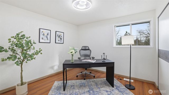 20527 132nd Avenue SE, Kent, WA 98042