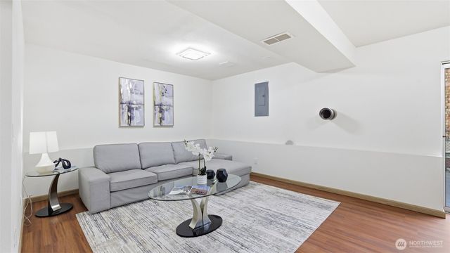 20527 132nd Avenue SE, Kent, WA 98042