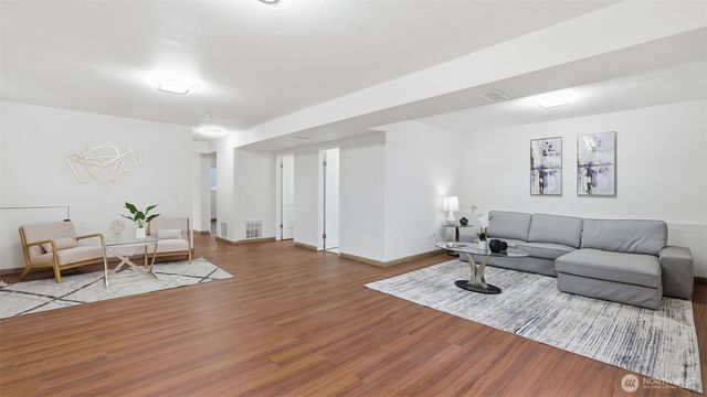 20527 132nd Avenue SE, Kent, WA 98042