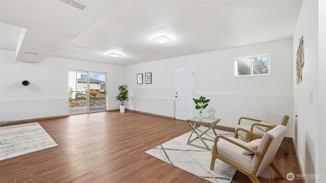 20527 132nd Avenue SE, Kent, WA 98042