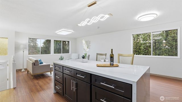 20527 132nd Avenue SE, Kent, WA 98042