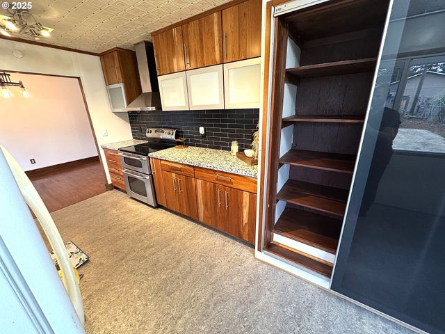 2442 Se 190TH Ave, Portland, OR 97233