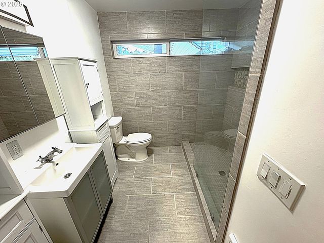 2442 Se 190TH Ave, Portland, OR 97233