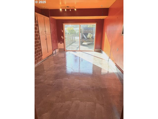 2442 Se 190TH Ave, Portland, OR 97233