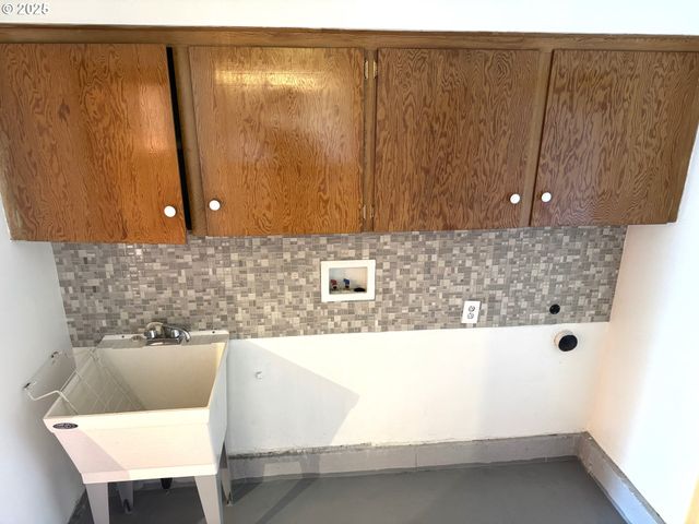 2442 Se 190TH Ave, Portland, OR 97233