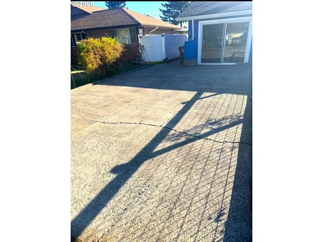 2442 Se 190TH Ave, Portland, OR 97233