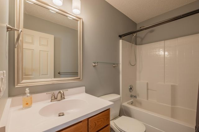 1017 Abbey Road, Northfield, MN 55057