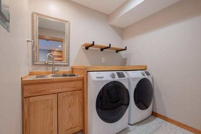 1017 Abbey Road, Northfield, MN 55057