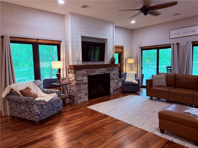31745 Sleigh Lane, Warsaw, MO 65355