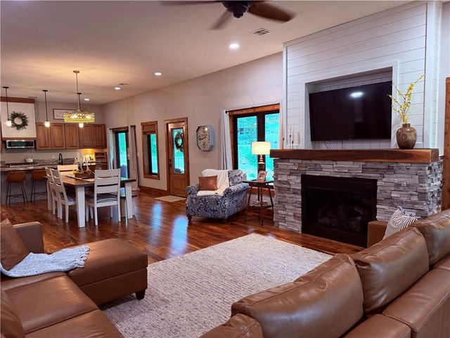 31745 Sleigh Lane, Warsaw, MO 65355