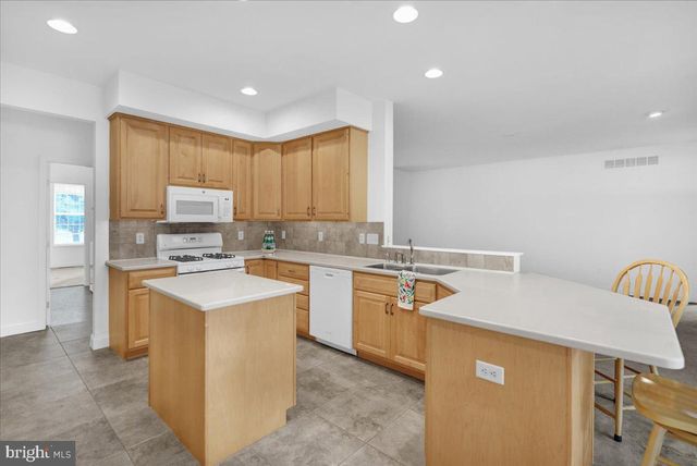 52 HARRY AVE, Reading, PA 19607