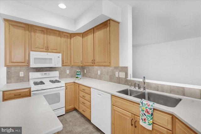 52 HARRY AVE, Reading, PA 19607