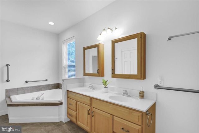 52 HARRY AVE, Reading, PA 19607