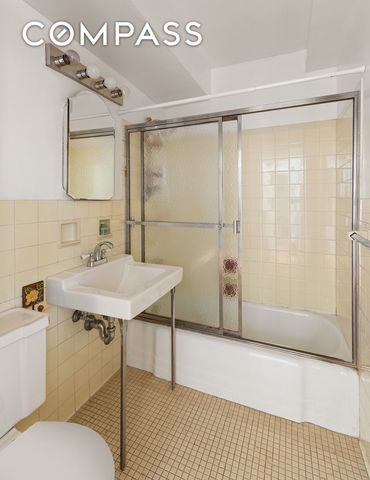 310 Lexington Ave Apt 1B, New York City, NY 10016