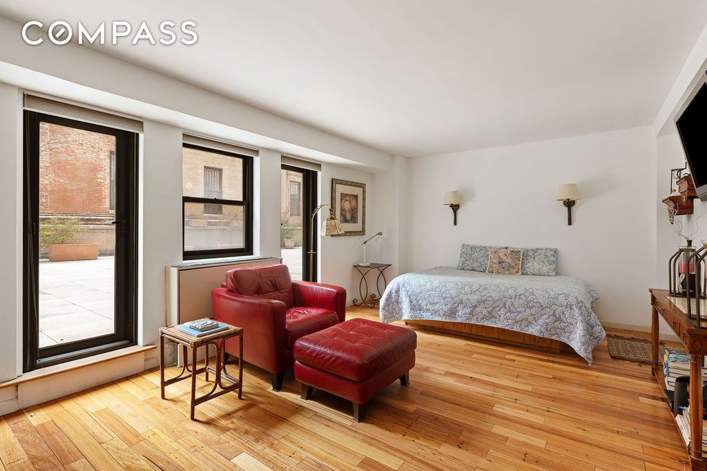 310 Lexington Ave Apt 1B, New York City, NY 10016