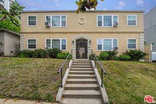 1238 S Beverly Glen Boulevard 15, Los Angeles, CA 90024